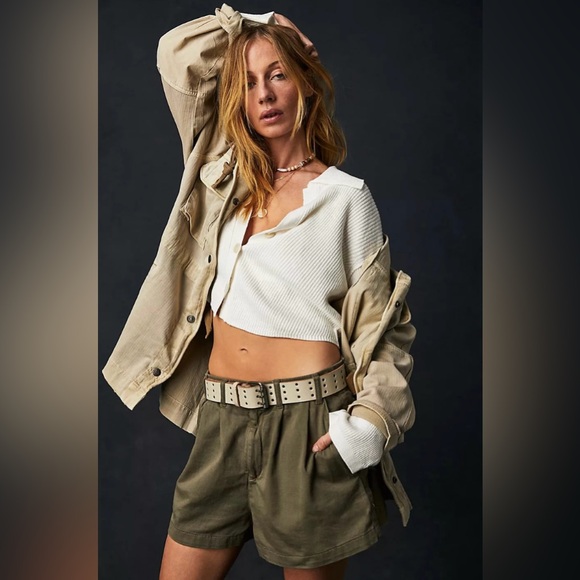 Free People Billie Chino Shorts, size 10 - Picture 3 of 8